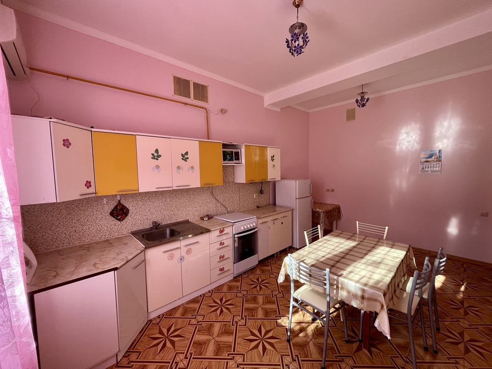 Дом 556 кв.м на участке 6 сот