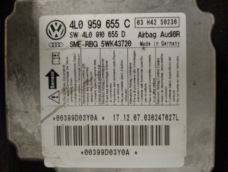 Блок управления AIR BAG на Audi Q7 4L / Ауди Q7 4Л 2006-2012г.\nОригинал.\nВ отличном состоянии. Без дефектов.\nГарантия на установку и проверку.\nКонтрактная запчасть из Японии. \nОтправим в регионы ТК.\nНа этот автомобиль есть и другие запчасти.
