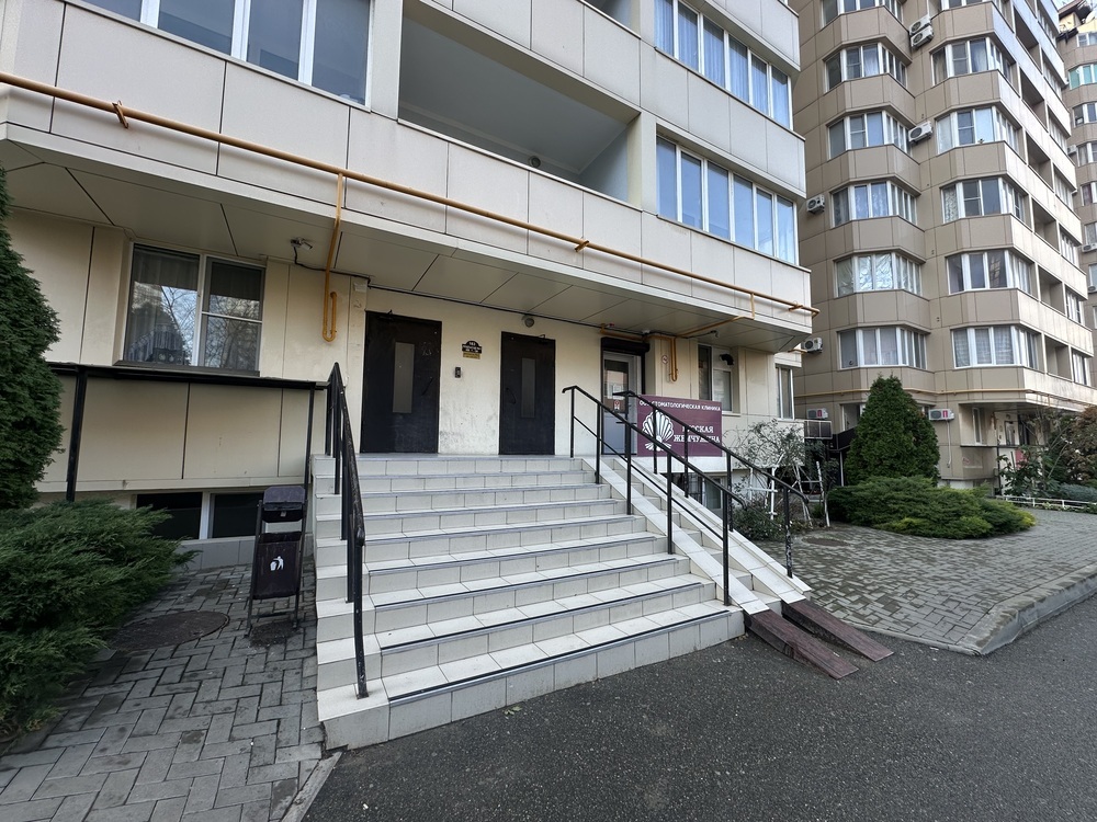 1-к. квартира 56.7 кв.м, 1/12