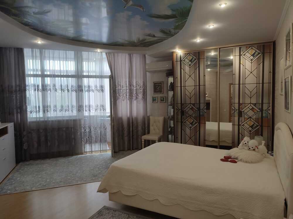 2-к. квартира 90 кв.м, 2/9