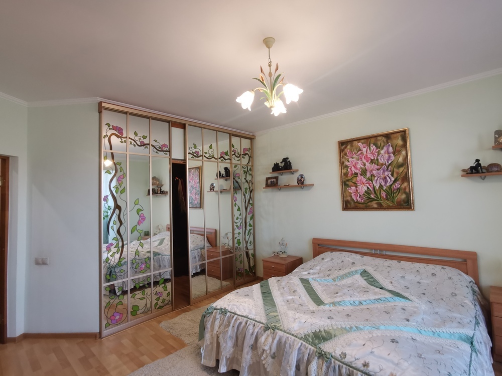 2-к. квартира 122 кв.м, 4/7