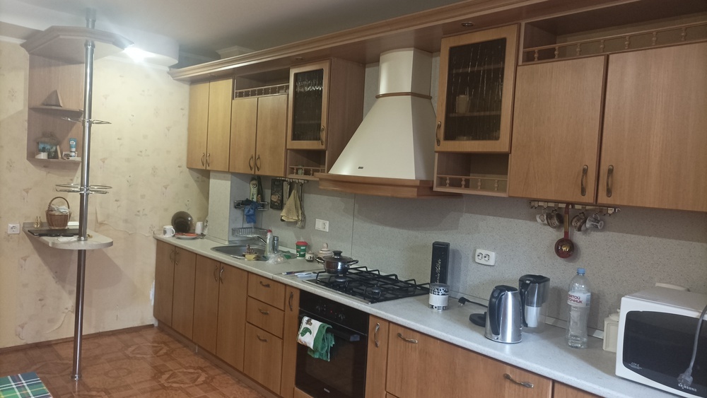 3-к. квартира 105.4 кв.м, 1/6