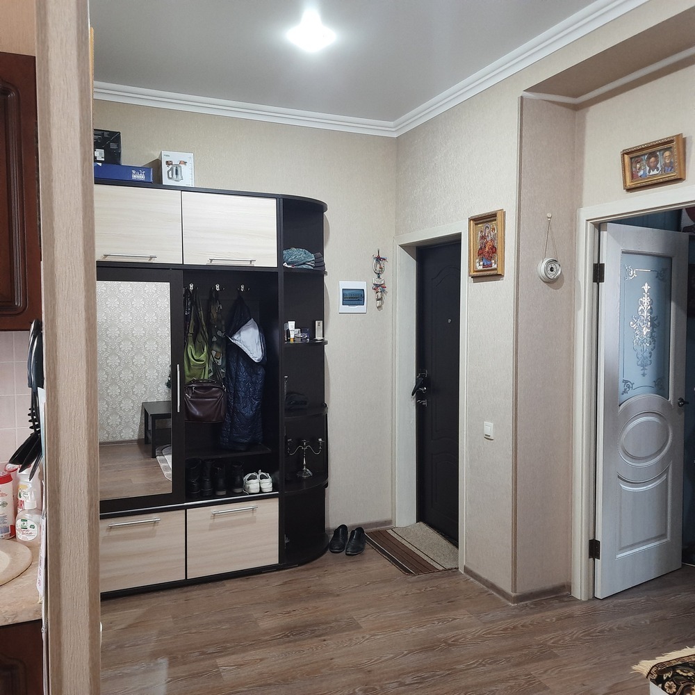2-к. квартира 52 кв.м, 2/4