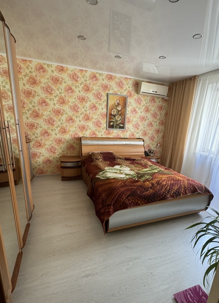 2-к. квартира 73 кв.м, 3/8