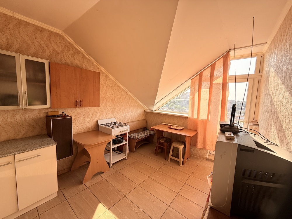 1-к. квартира 42 кв.м, 4/4