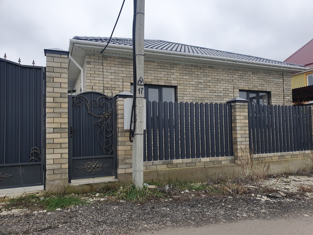 Дом 100 кв.м на участке 4 сот