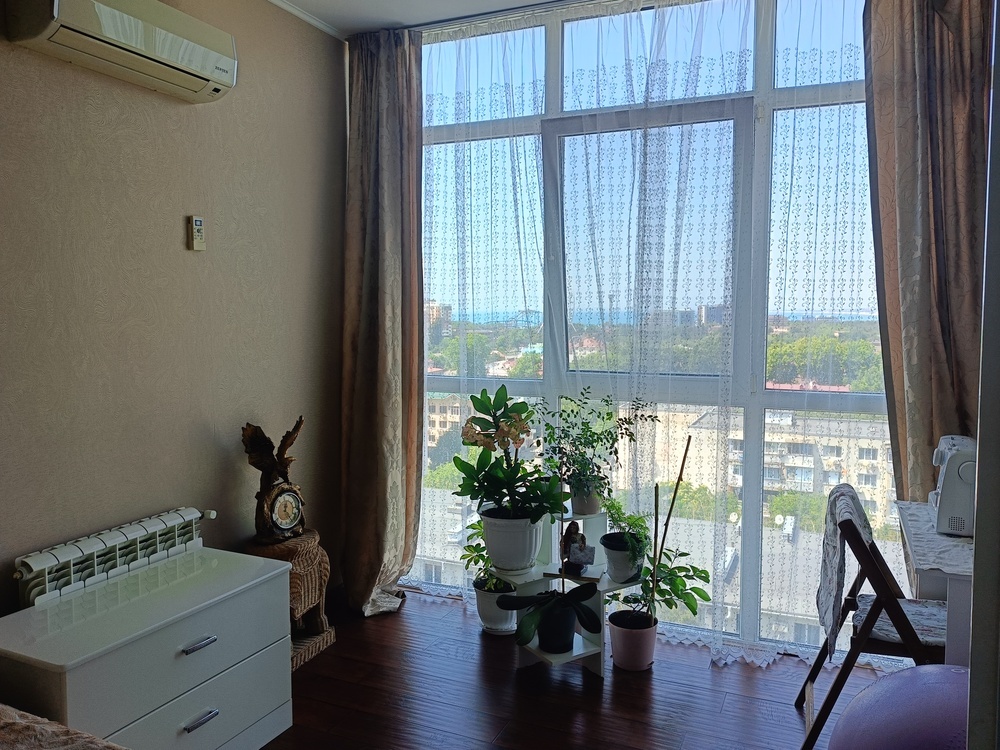 2-к. квартира 77 кв.м, 9/10