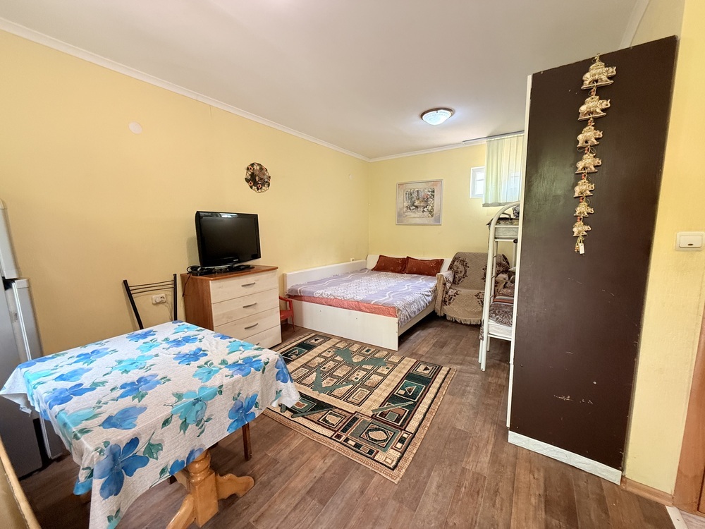 2-к. квартира 82.1 кв.м, 1/2