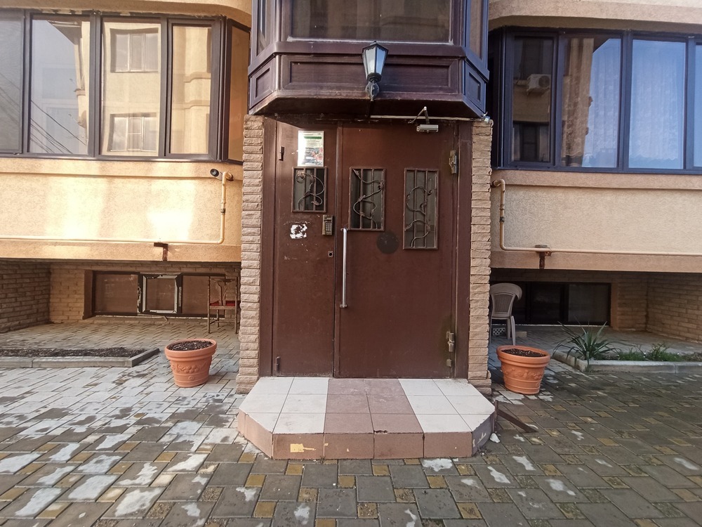 2-к. квартира 54 кв.м, 1/5