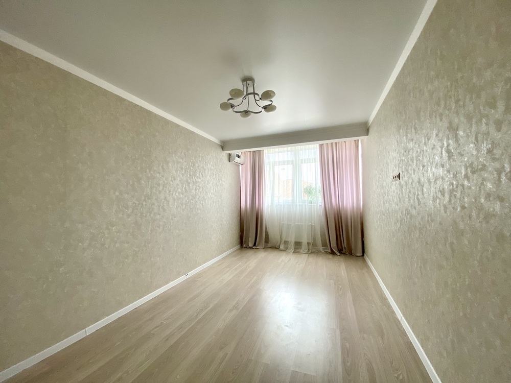 2-к. квартира 72.6 кв.м, 1/3