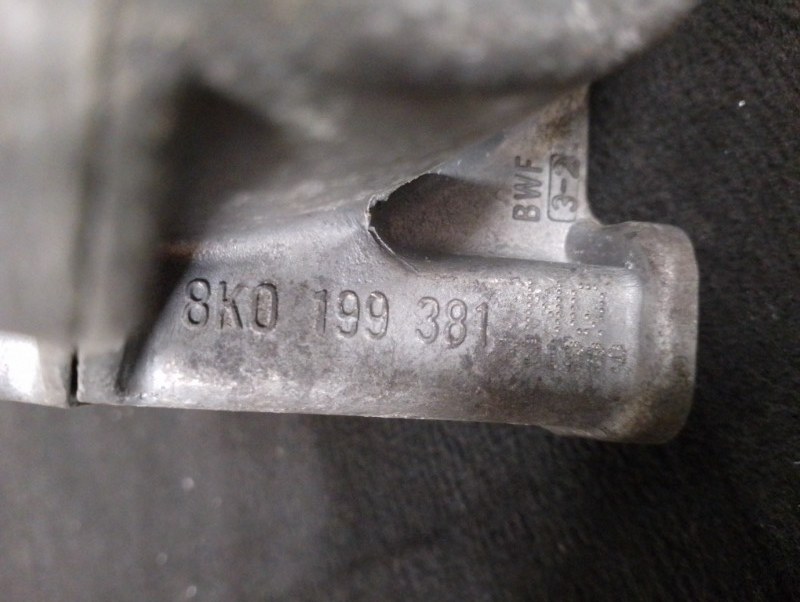Опора подушка двигателя на Audi A5 8T/ Ауди А5 8T 2007-2011г.\nОригинал.\nВ отличном состоянии. Без дефектов, рабочая.\nКонтрактная запчасть из Японии. Отправим в регионы ТК.\nПрименимость:\nAudi A4 [B8] 2007-2015\nAudi A4 [B8] Allroad 2009-2015\nAudi A5/