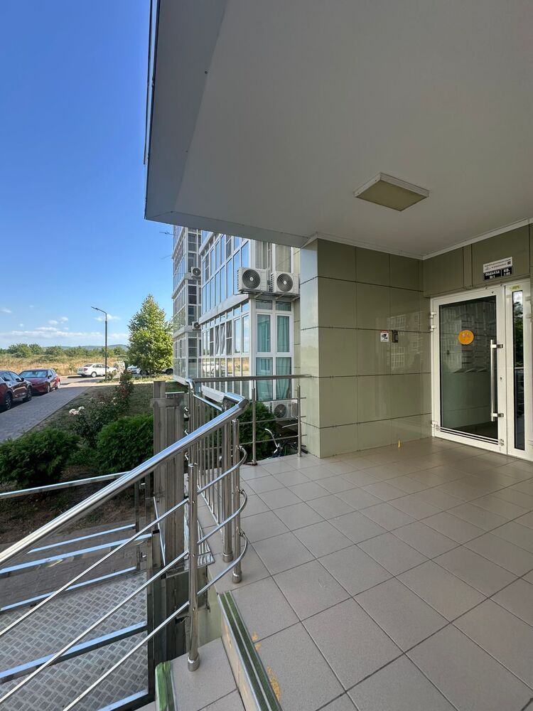 2-к. квартира 58 кв.м, 3/8