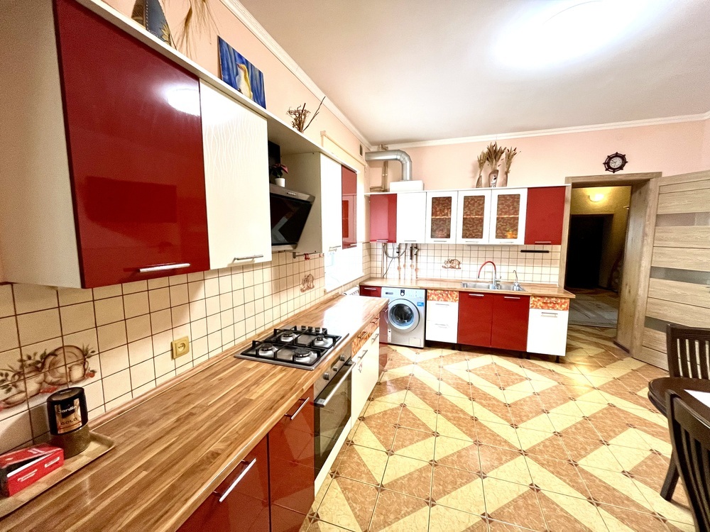 Дом 329 кв.м на участке 10 сот