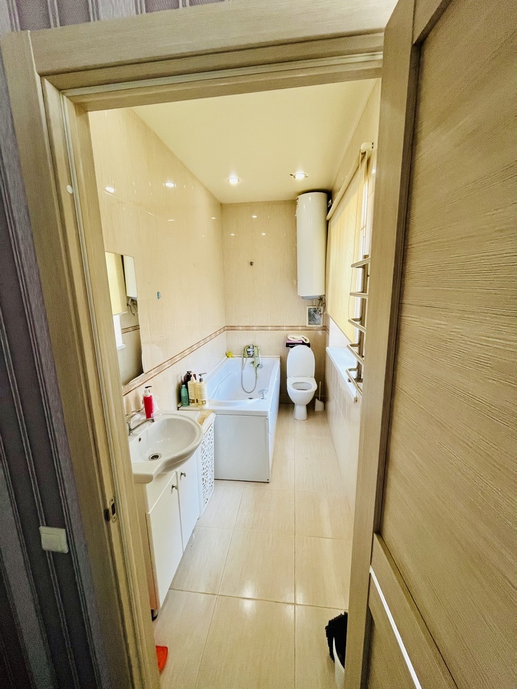 2-к. квартира 73 кв.м, 4/4