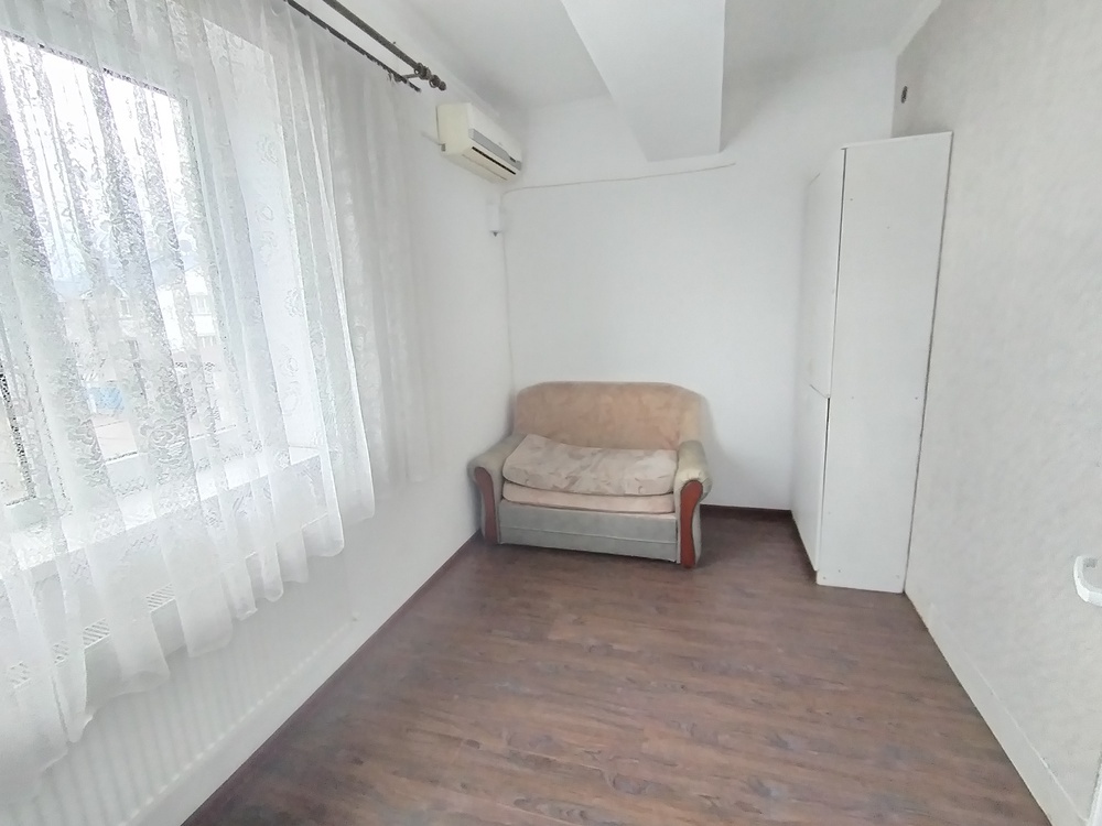 2-к. квартира 75 кв.м, 2/9