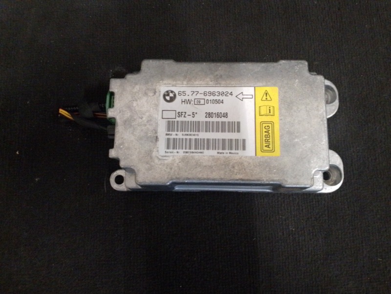 Блок управления AIR BAG подушками безопасности на БМВ 5 Е60 Е61 / BMW 5 Е60 Е61 2003-2009г.\nОригинал.\nВ отличном состоянии. Без дефектов.\nГарантия на установку и проверку.\nКонтрактная запчасть из Японии. \nОтправим в регионы ТК.\nНа этот автомобиль ес