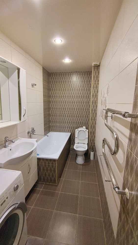 1-к. квартира 54 кв.м, 2/12