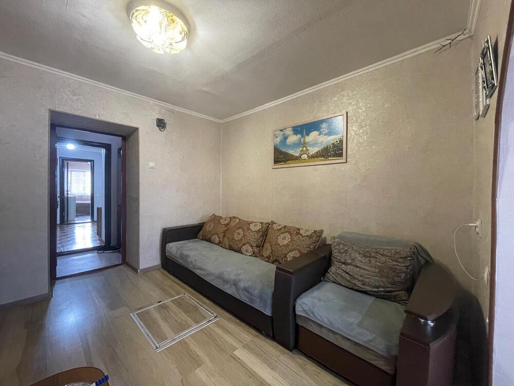 5-к. квартира 95 кв.м, 1/2