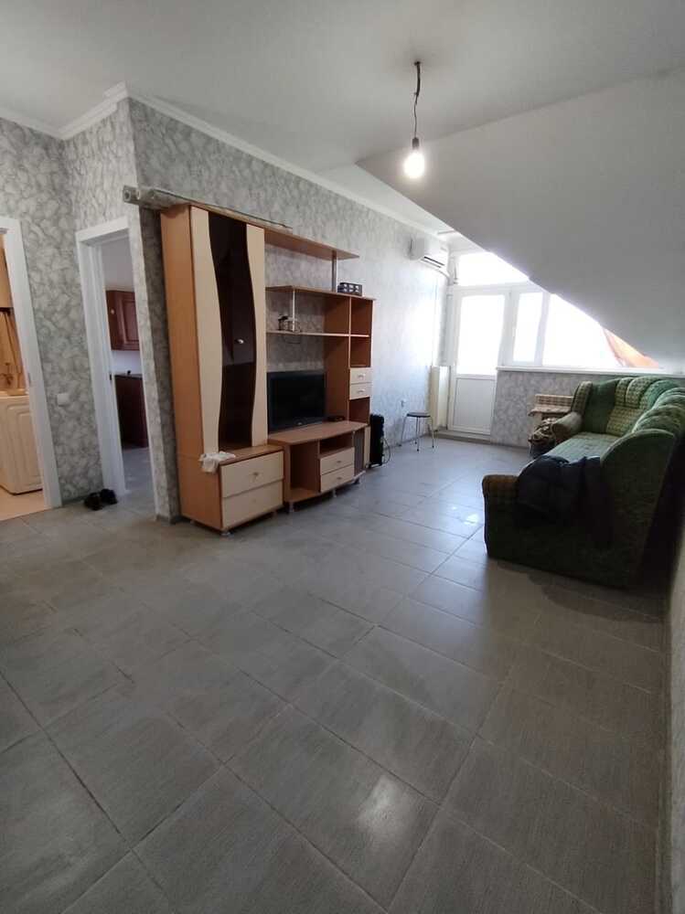 1-к. квартира 42 кв.м, 3/3