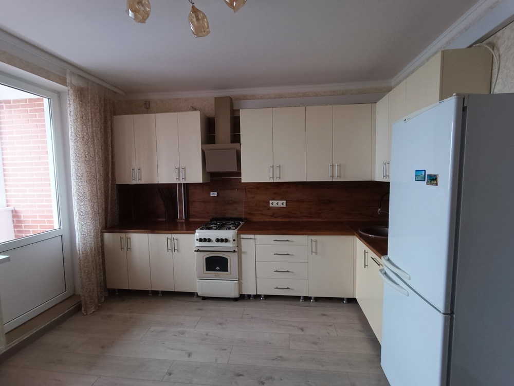 2-к. квартира 87.8 кв.м, 9/10