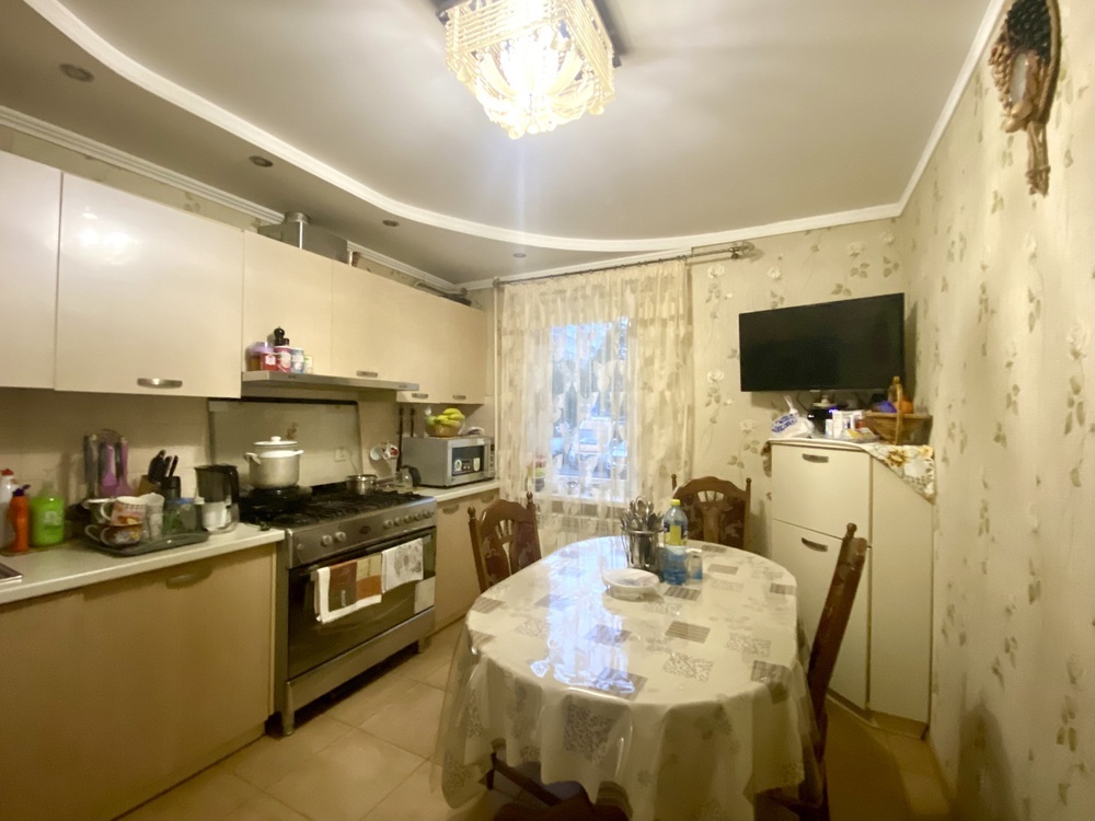 4-к. квартира 101.6 кв.м, 1/9
