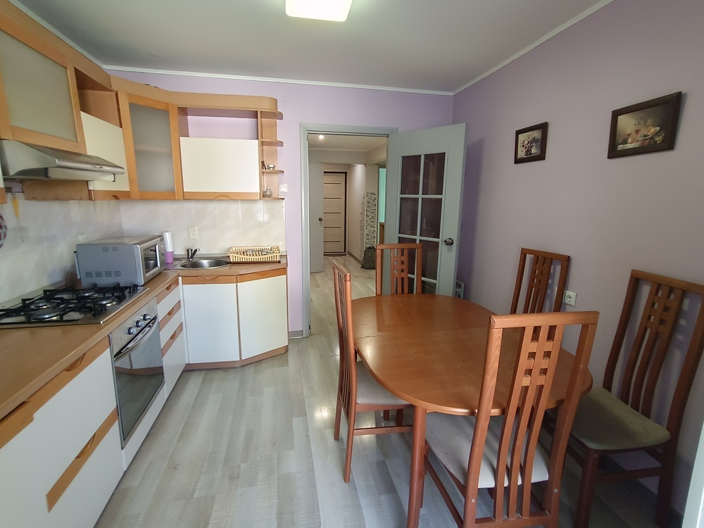 3-к. квартира 80.6 кв.м, 4/9