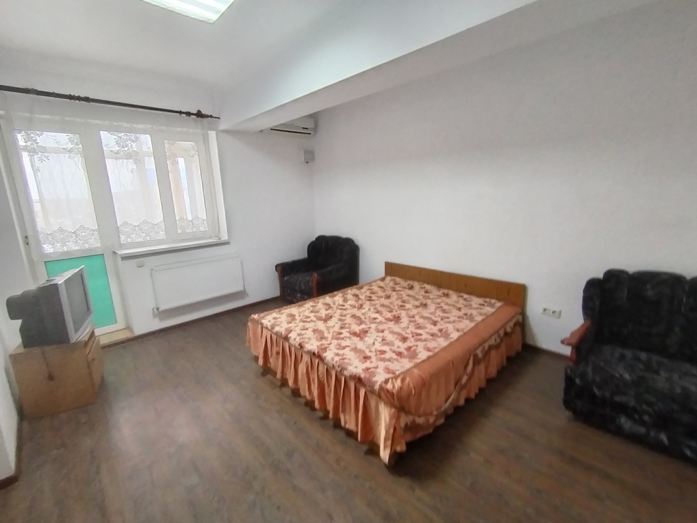 2-к. квартира 75 кв.м, 2/9