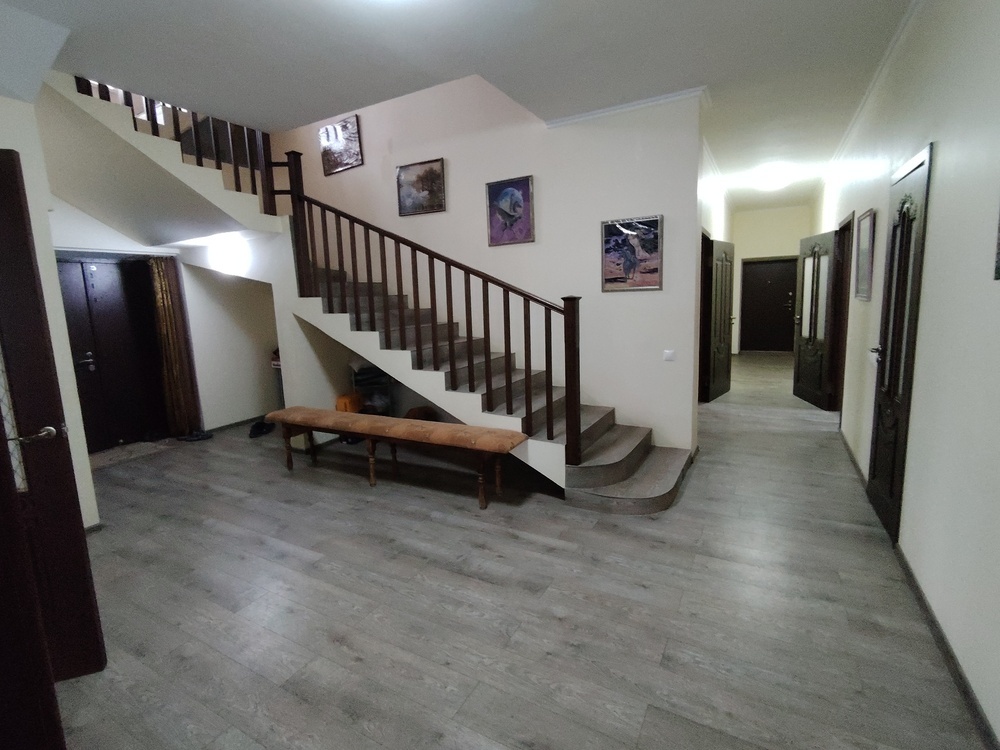 Дом 348.8 кв.м на участке 14 сот