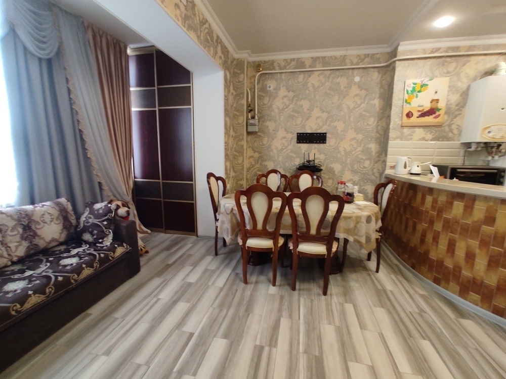 2-к. квартира 90 кв.м, 4/5