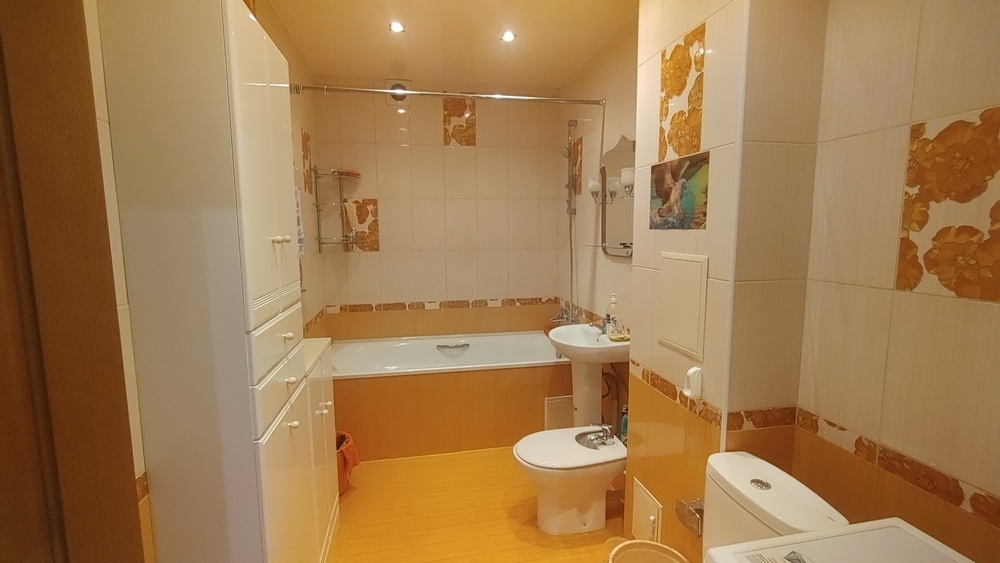 2-к. квартира 65 кв.м, 4/6