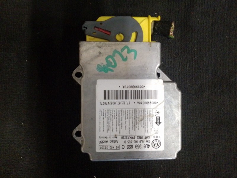 Блок управления AIR BAG на Audi Q7 4L / Ауди Q7 4Л 2006-2012г.\nОригинал.\nВ отличном состоянии. Без дефектов.\nГарантия на установку и проверку.\nКонтрактная запчасть из Японии. \nОтправим в регионы ТК.\nНа этот автомобиль есть и другие запчасти.