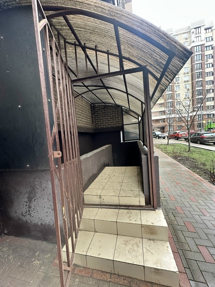 1-к. квартира 20.6 кв.м, цоколь/16