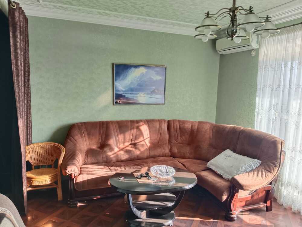 2-к. квартира 90 кв.м, 8/8