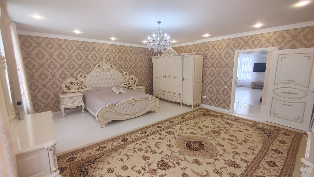 2-к. квартира 85 кв.м, 3/8