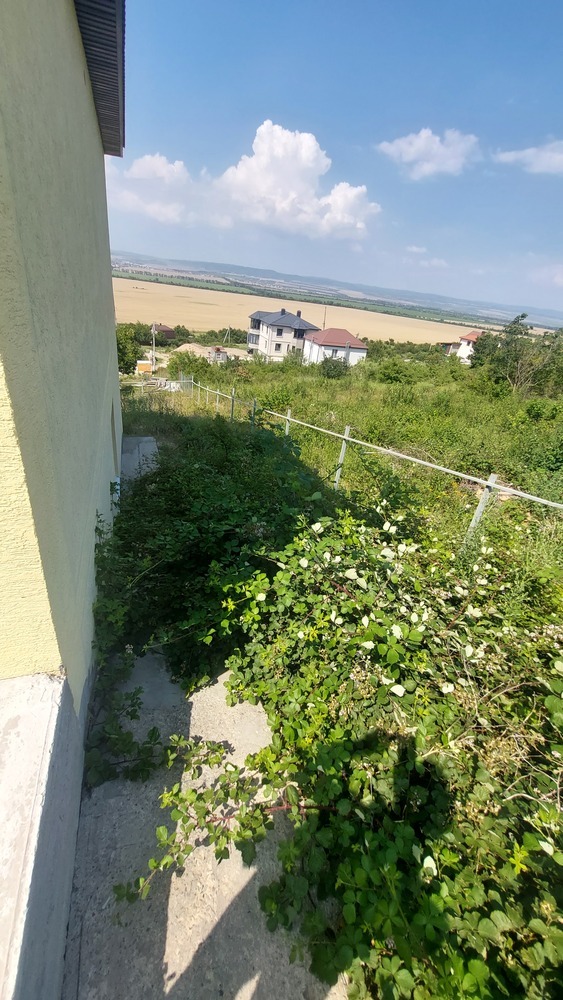 Дом 230 кв.м на участке 6 сот