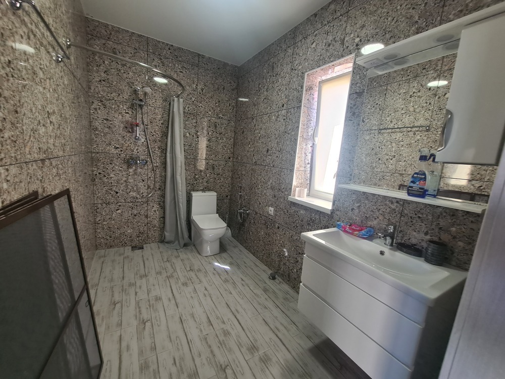 Дом 230 кв.м на участке 6 сот