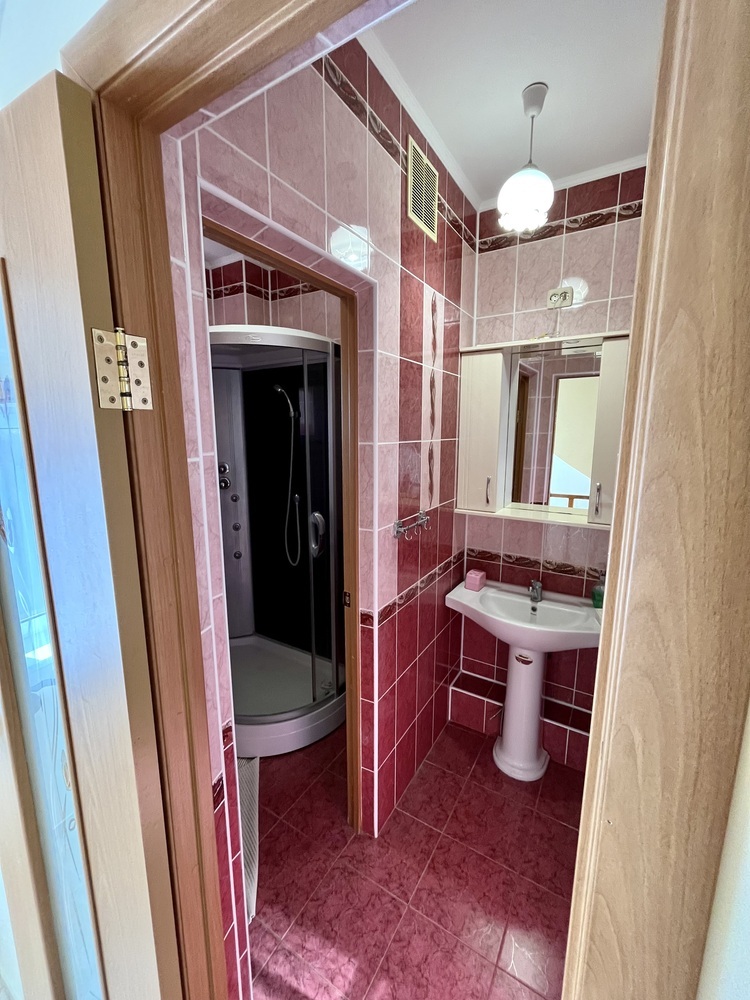 Дом 192 кв.м на участке 2 сот