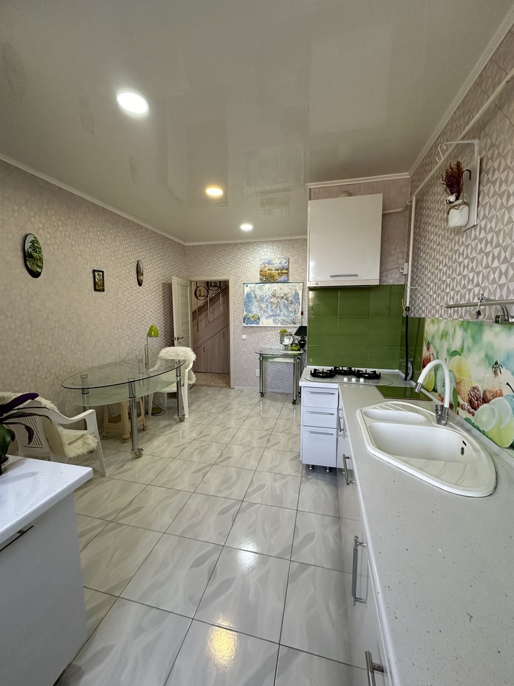 2-к. квартира 106 кв.м, 4/5