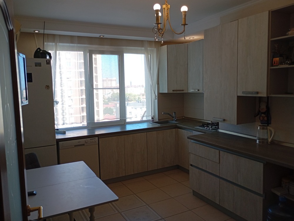 2-к. квартира 76.7 кв.м, 8/9