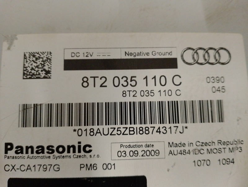 CD чейнджер проигрыватель компакт дисков на Audi A4 B8 / Ауди А4 Б8 2007-2015г.\nОригинал.\nВ отличном состоянии. Без дефектов.\nГарантия на установку и проверку.\nКонтрактная запчасть из Японии. \nОтправим в регионы ТК.\nНа этот автомобиль есть и другие 