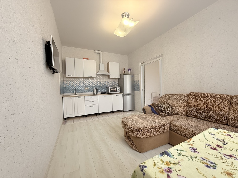 1-к. квартира 42.7 кв.м, 1/3