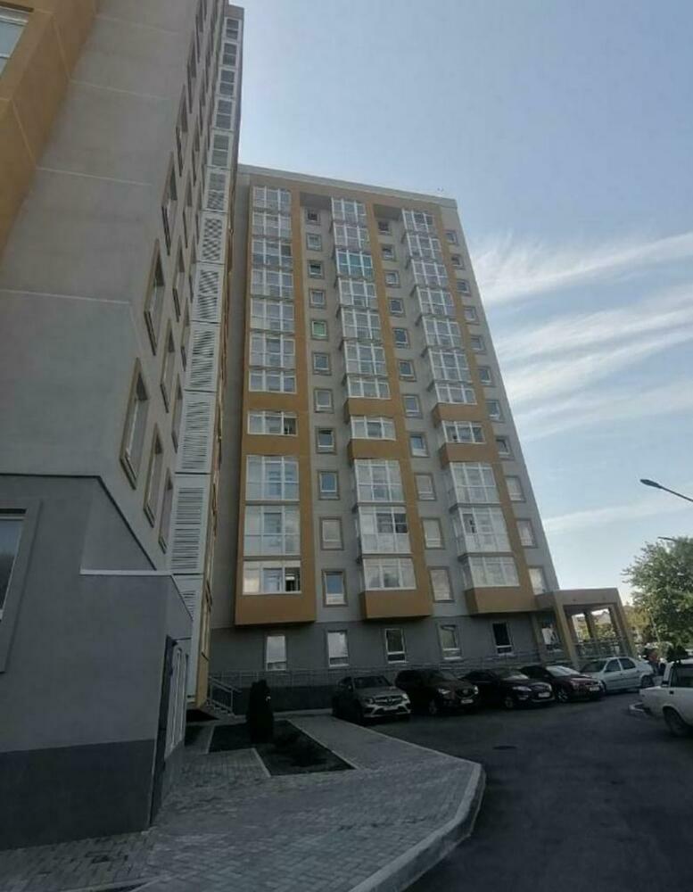 2-к. квартира 65 кв.м, 3/12