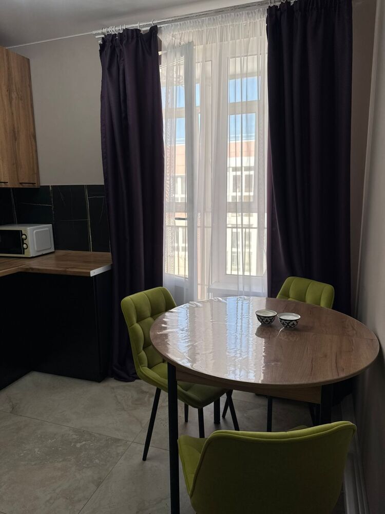 2-к. квартира 58 кв.м, 8/8