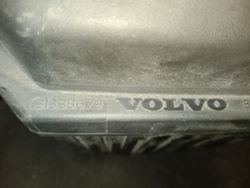 Корпус воздушного фильтра на Volvo S60 II / Вольво 60 С60 2 поколение 2010-2018г.\nОригинал.\nВ отличном состоянии. Без дефектов, все крепления целые.\nГарантия на установку и проверку.\nКонтрактная запчасть из Японии. \nОтправим в регионы ТК.\nНа этот ав