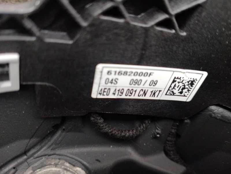 Рулевое колесо руль с подушкой безопасности AIR BAG в сборе на Audi A6 C6 4F / Ауди А6 С6 4Ф 2006-2012г.\nОригинал.\nВ отличном состоянии. Без дефектов.\nГарантия на установку и проверку.\nКонтрактная запчасть из Японии. \nОтправим в регионы ТК.\nНа этот 