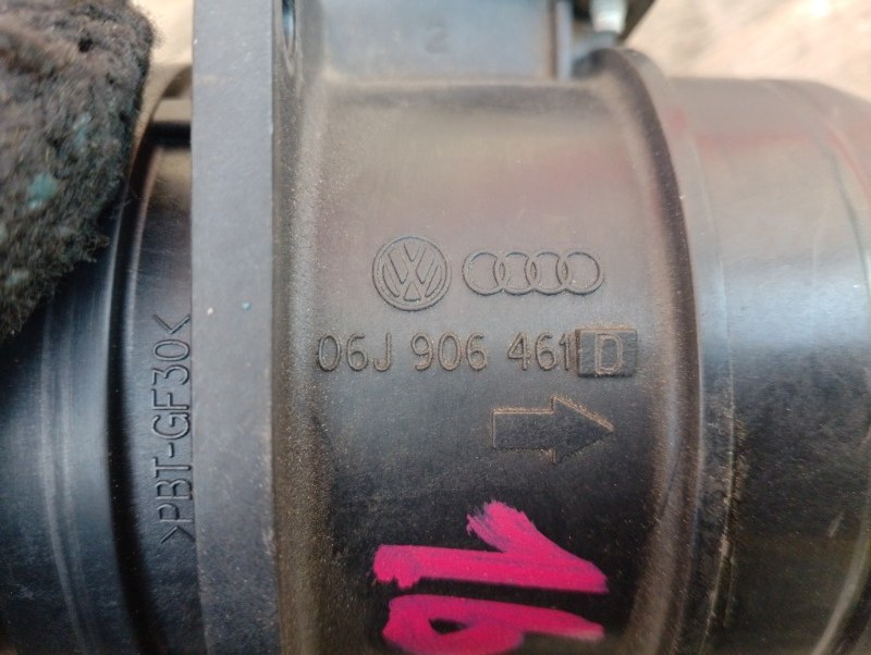 Расходомер воздуха массметр на Audi A4 B8 / Ауди А4 Б8 2007-2015г.\nОригинал.\nВ отличном состоянии. Без дефектов, рабочий.\nГарантия на установку и проверку.\nКонтрактная запчасть из Японии. \nОтправим в регионы ТК.\nНа этот автомобиль есть и другие запч
