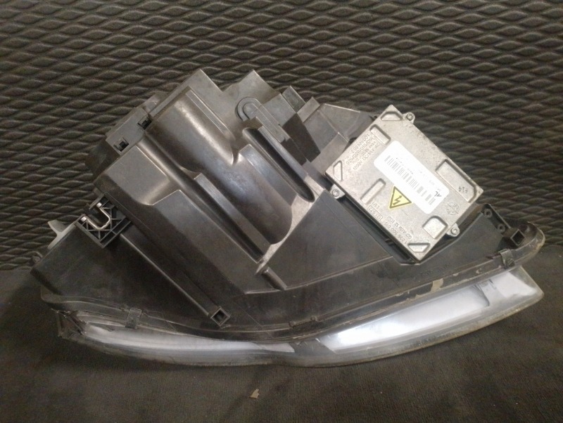 Фара передняя левая на Audi A4 B7 / Ауди А4 Б7 2005-2007г.\nОригинал.\nВ рабочем состоянии. Правый руль.\nГарантия на установку и проверку.\nКонтрактная запчасть из Японии. \nОтправим в регионы ТК.\nНа этот автомобиль есть и другие запчасти.