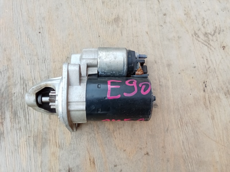 Стартер на BMW 3 E90 E91 BMW 3 E90 E91 / БМВ 3 Е90 Е91 2005-2010г. \nОригинал. \nВ отличном состоянии. \nБез дефектов. \nКонтрактная запчасть из Японии. Пробег 75000 км по Японии. \nБез пробега по РФ. \nОтправим в регионы ТК.\nПрименимость:\nBMW 1-serie E