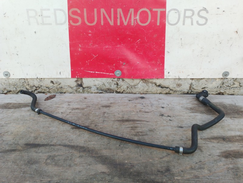 Трубка патрубок радиатора расширительного бачка на БМВ 5 Е60 Е61 / BMW 5 Е60 Е61 2003-2009г.\nОригинал.\nВ отличном состоянии. Без дефектов и повреждений.\nГарантия на установку и проверку.\nКонтрактная запчасть из Японии. \nОтправим в регионы ТК.\nНа это