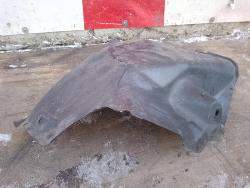 Локер подкрылок задний правый на BMW 3 E46 / БМВ 3 E46 1998-2005г дорест.\nОригинал.\nВ отличном состоянии. Без дефектов.\nГарантия на установку и проверку.\nКонтрактная запчасть из Японии. \nОтправим в регионы ТК.\nНа этот автомобиль есть и другие запчас